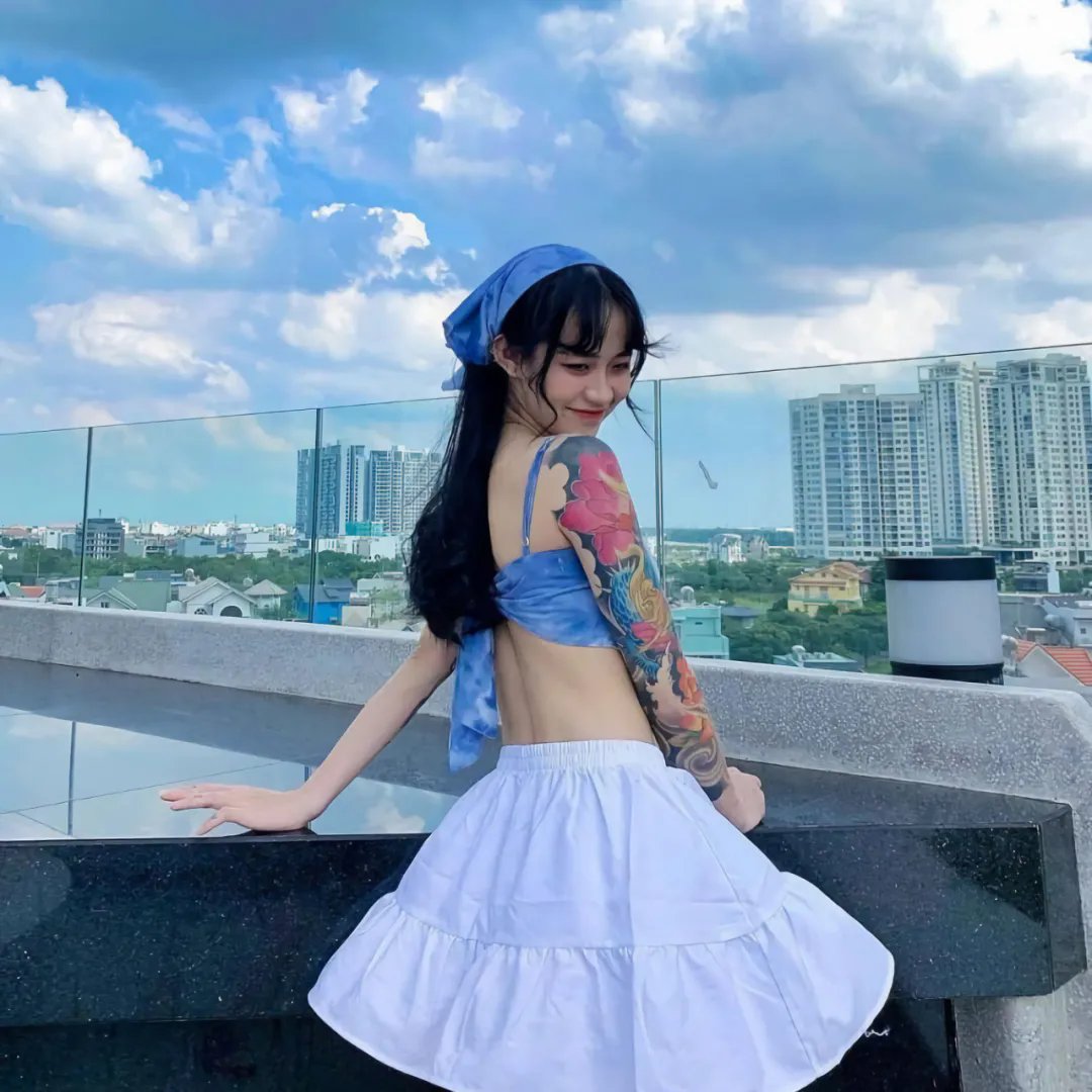 女警出更